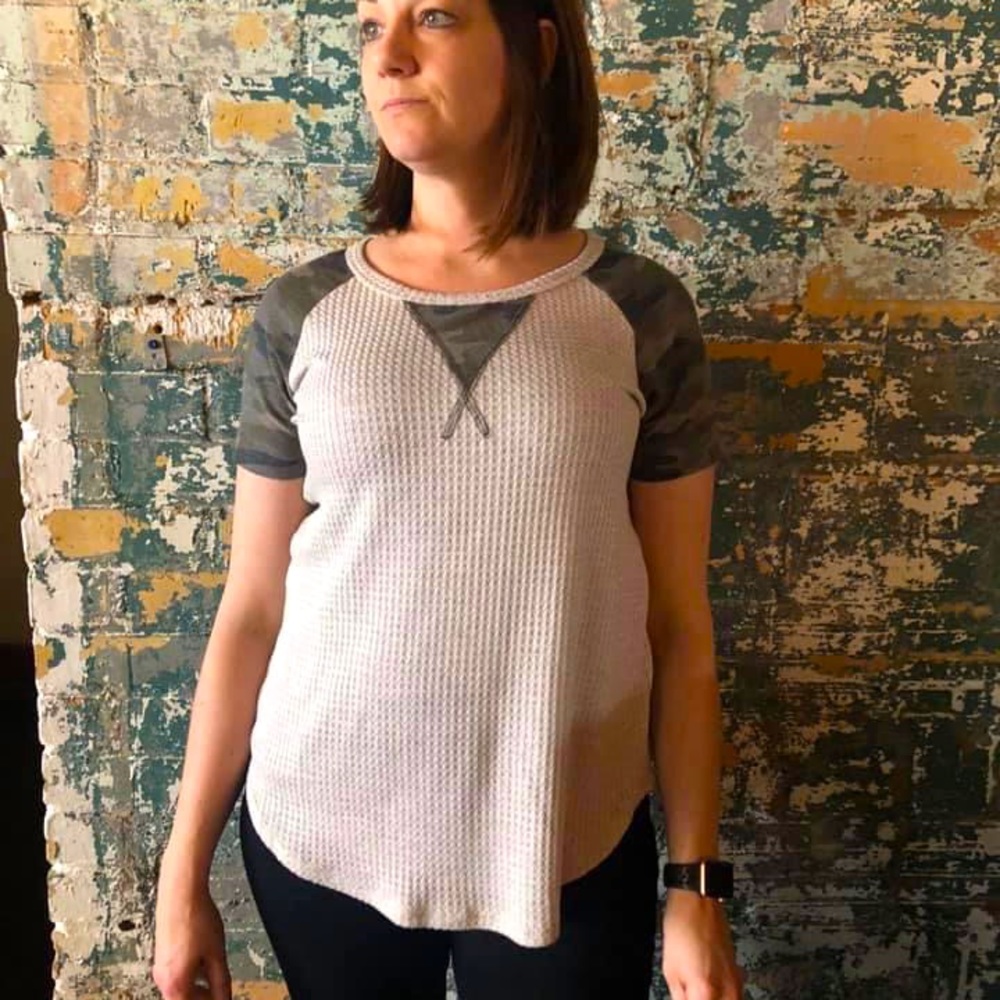 Gray tshirt with camo detail sleeves
